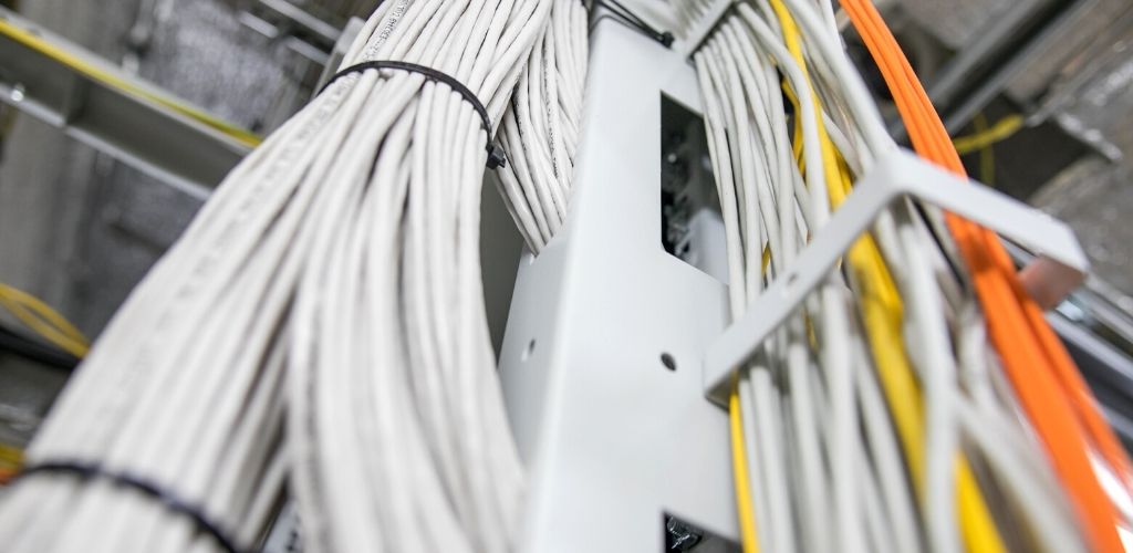 Cable Management: Why it Pays to Keep it Neat (With Free Checklist)